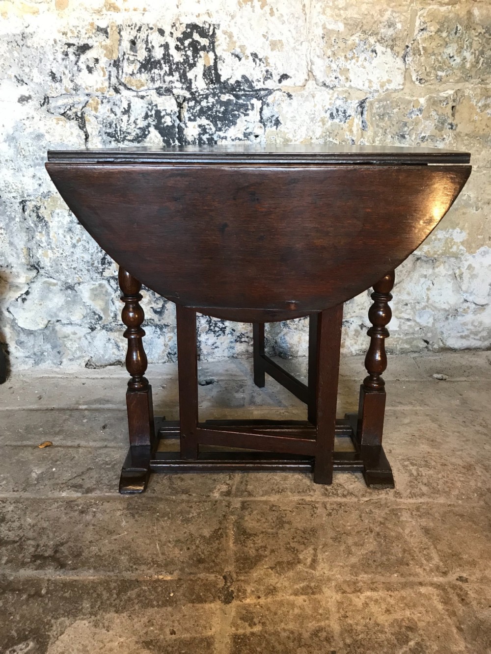 Oak gateleg side table View VIII