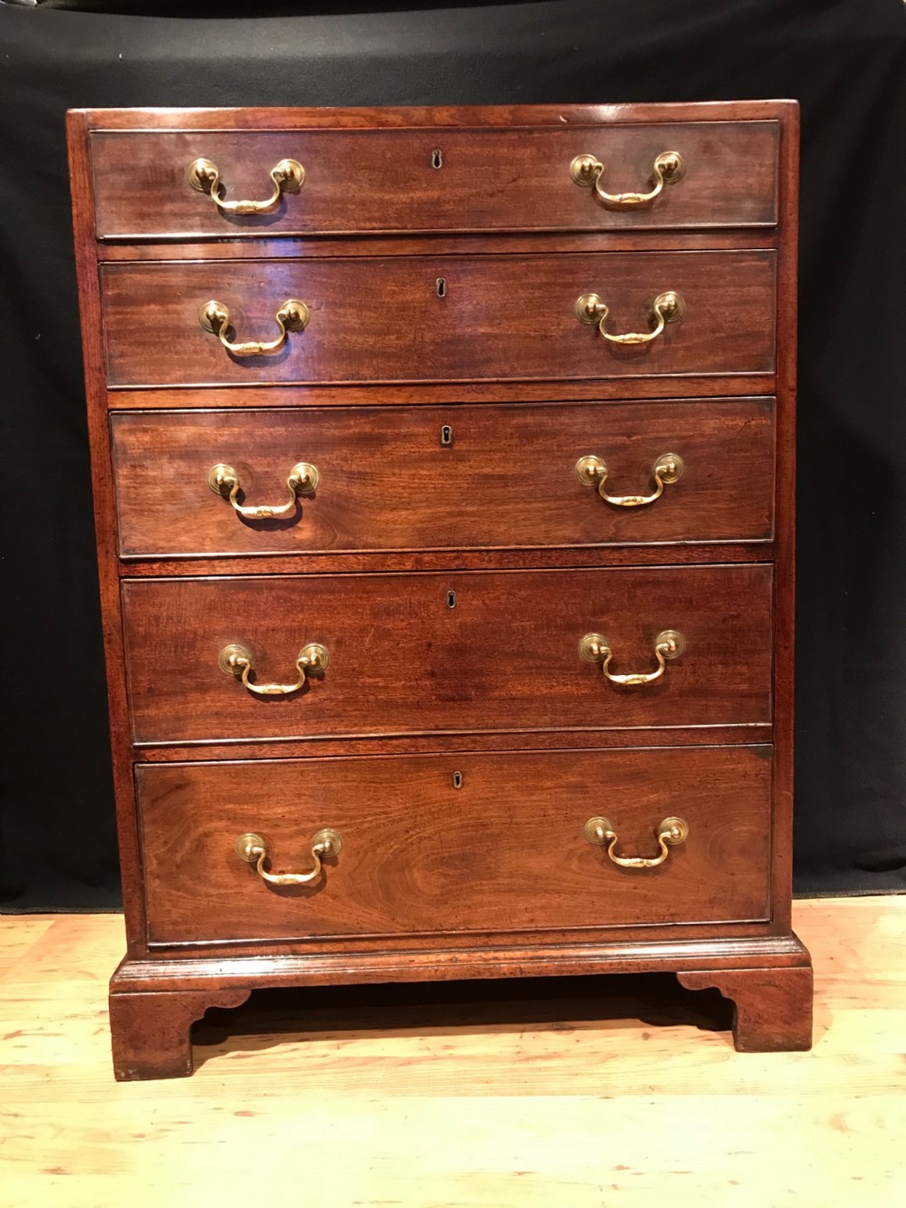 Antique Chest of Drawers 