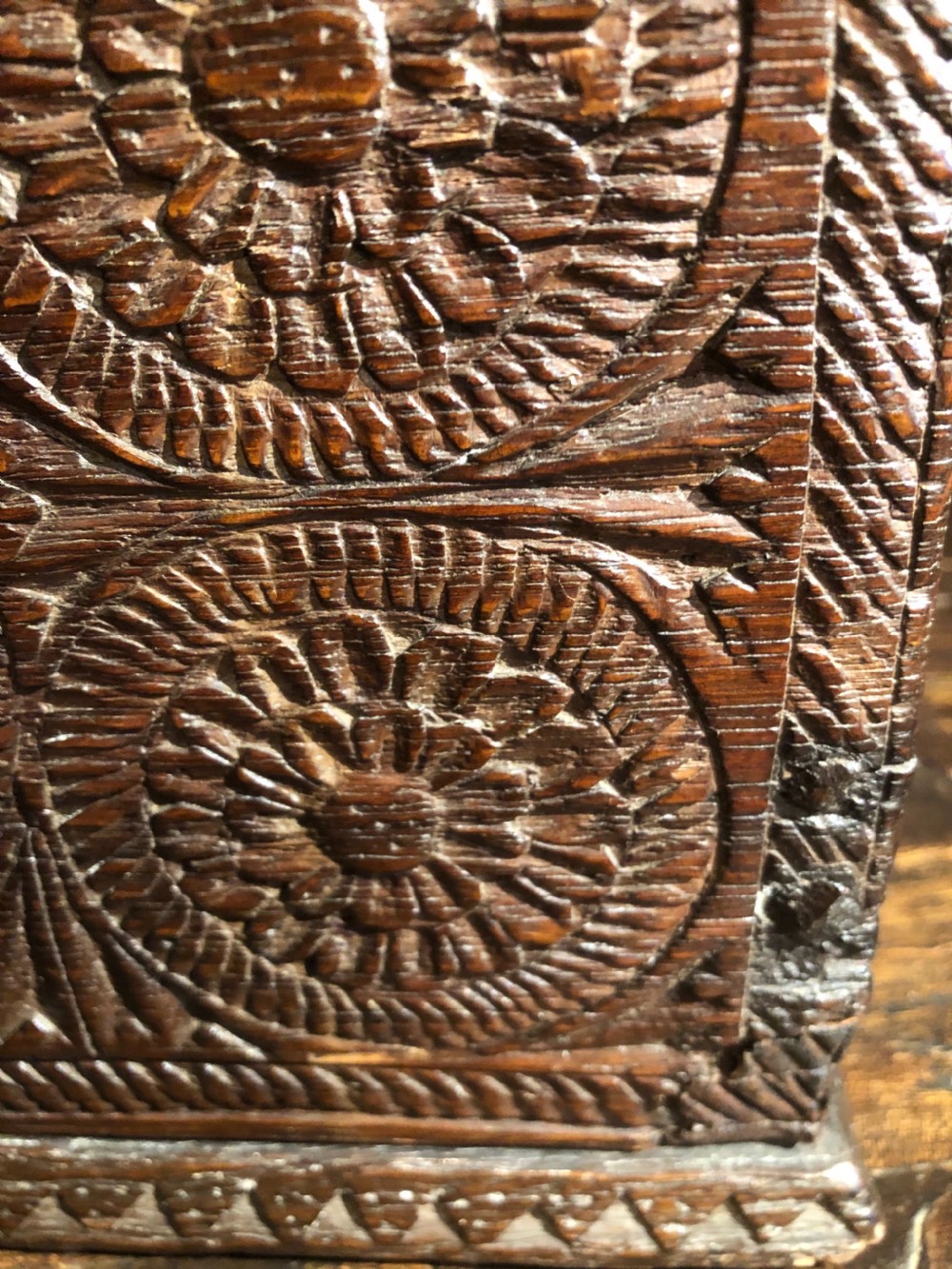 Early Oak Box View X