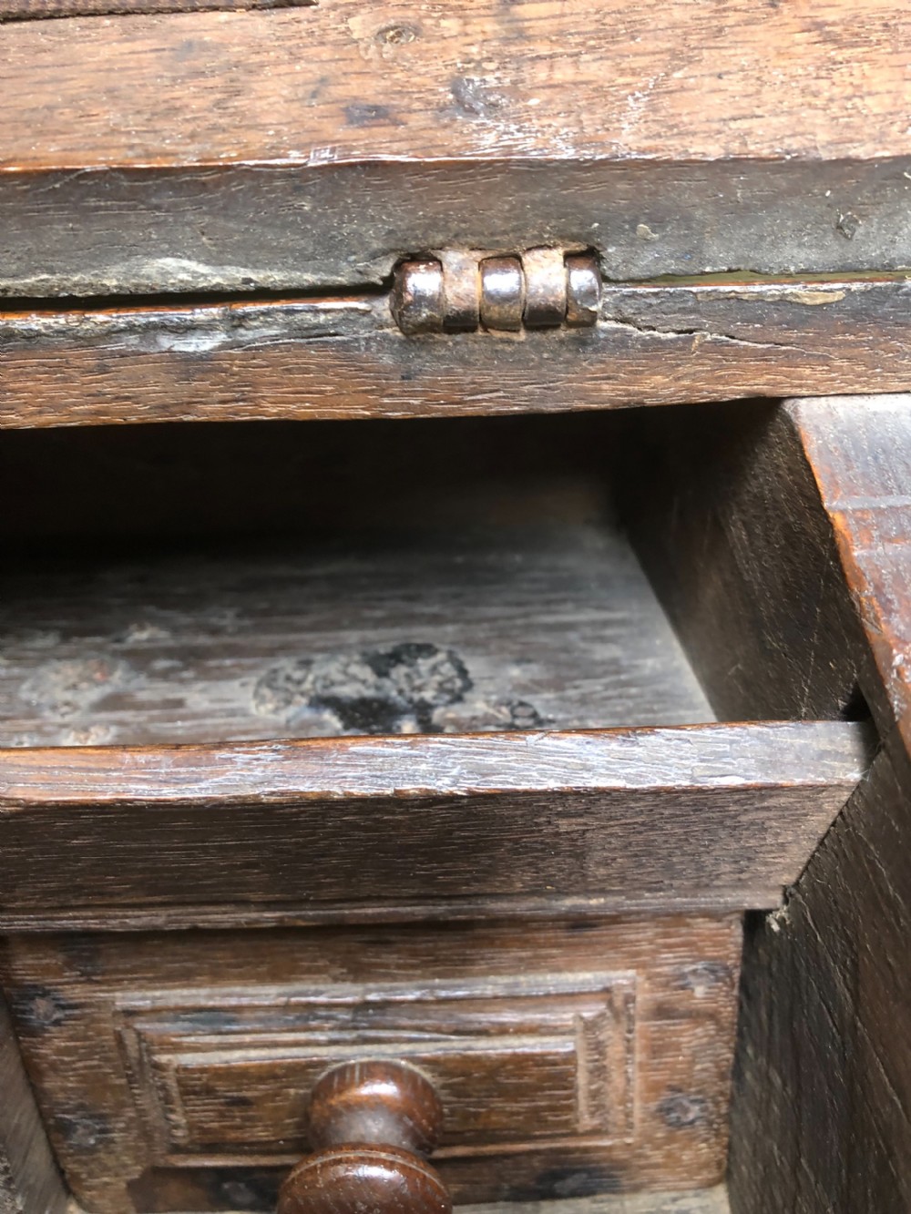 Early Oak Desk Box View VIII