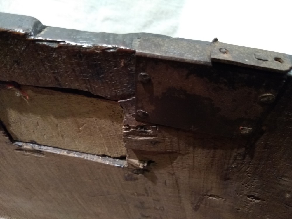 16th century oak plank coffer View III