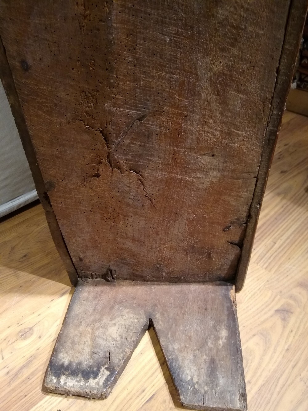 16th century oak plank coffer View VIII