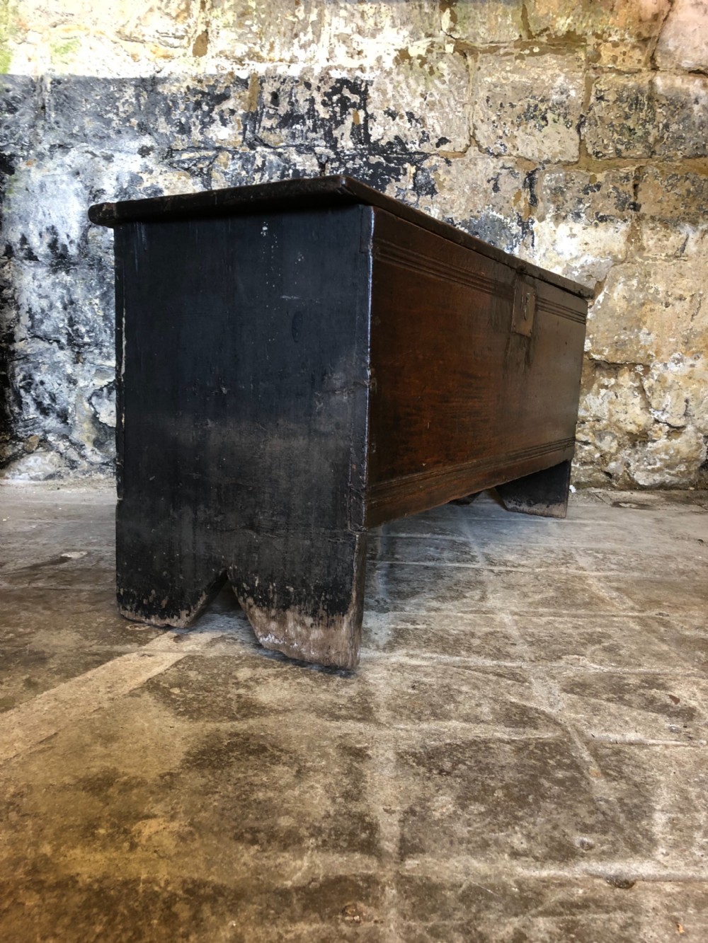 Early Oak Coffer View II