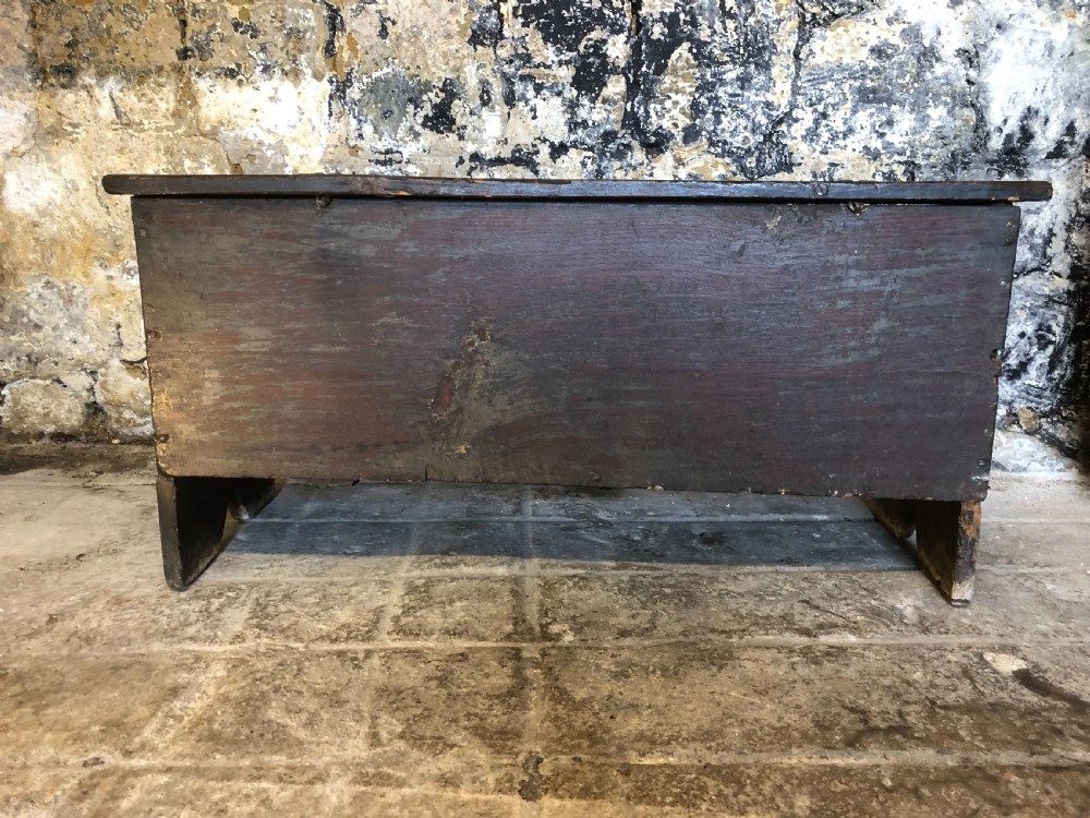Early Oak Coffer View X