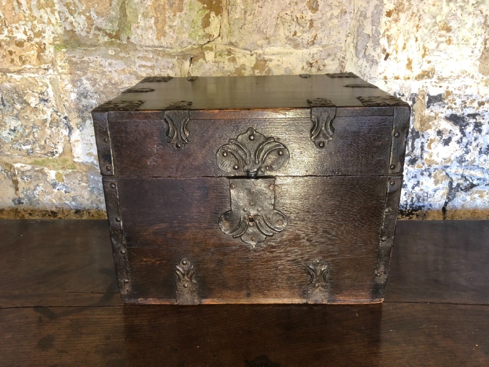 Early Oak small Chest