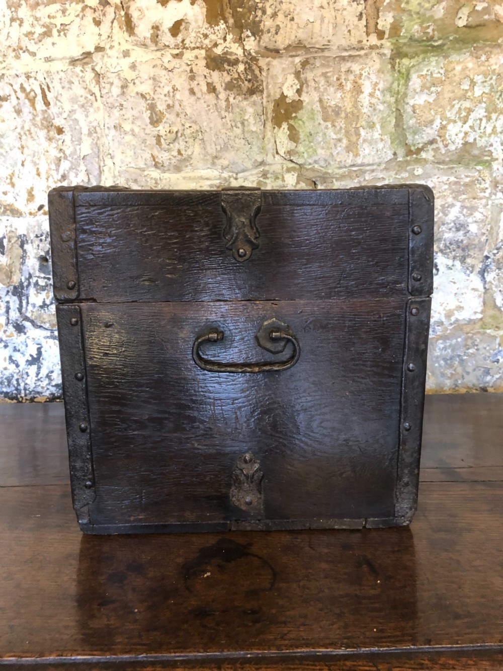 Early Oak small Chest View V
