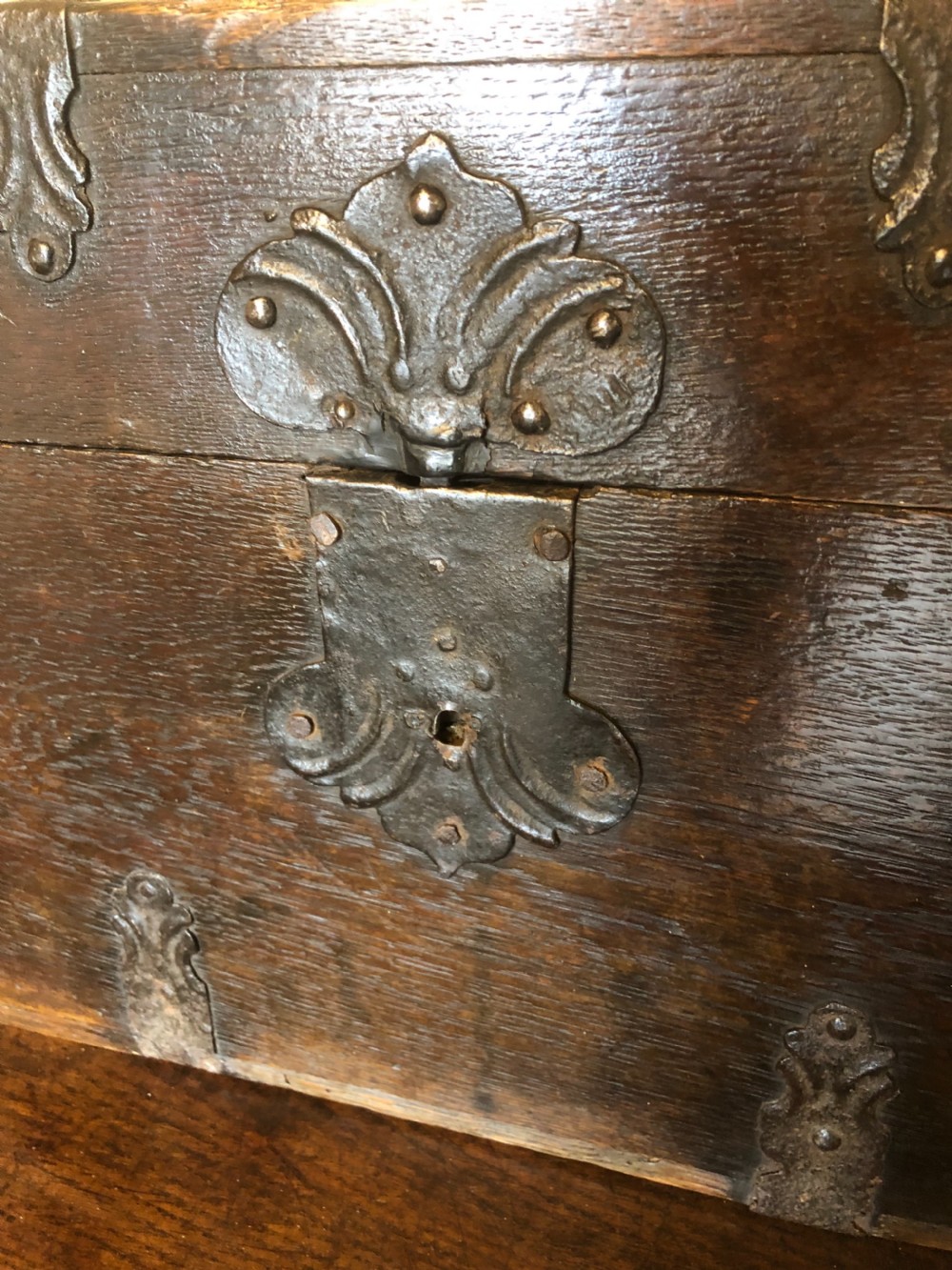 Early Oak small Chest View VIII