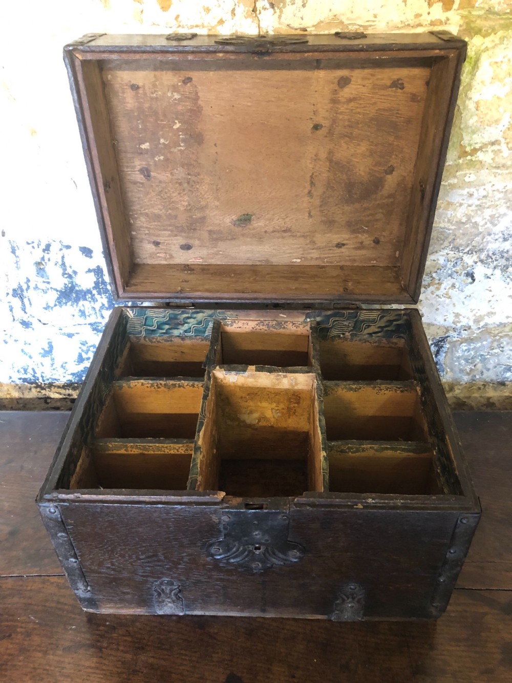 Early Oak small Chest View X