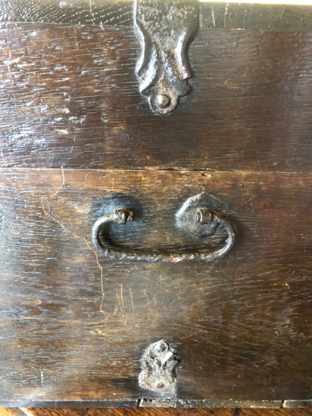 Early Oak small Chest View XII