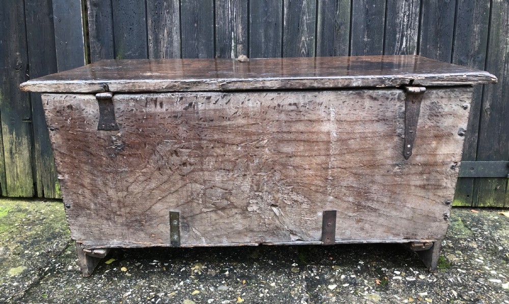 Early Oak Coffer View XIV