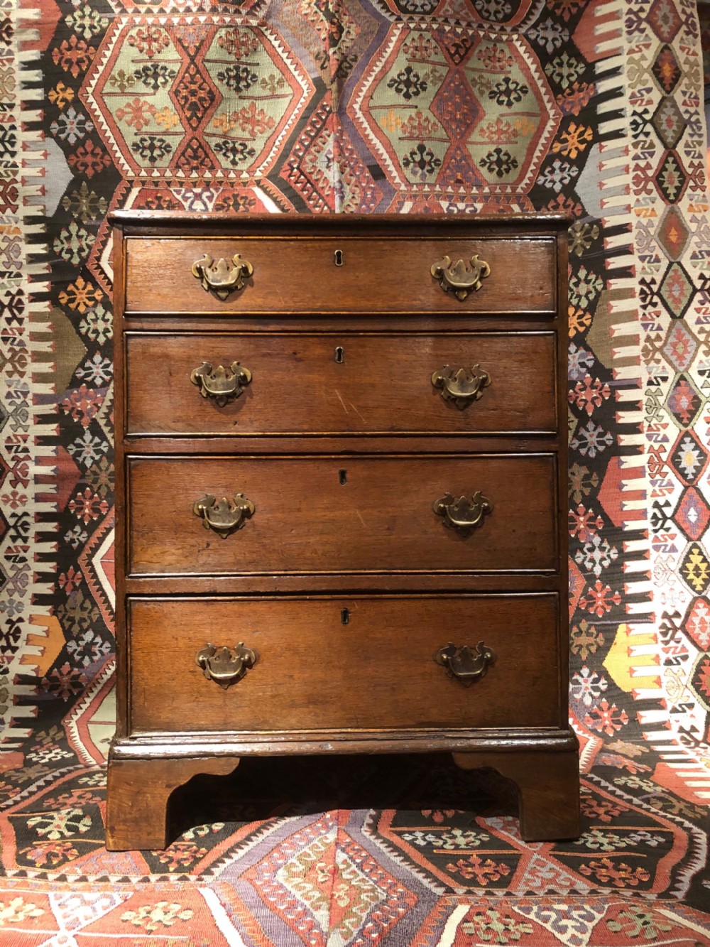 Georgian Oak and Pine Chest of Drawers 