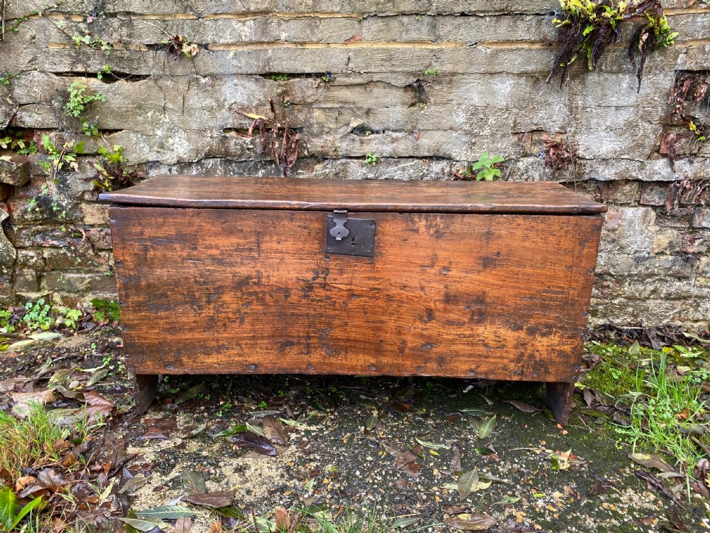 Elm Coffer