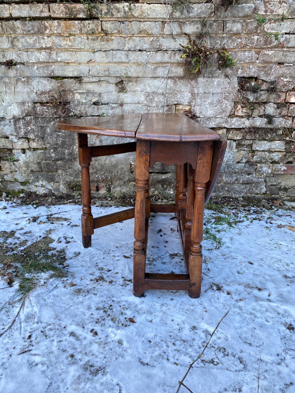 Antique Gateleg Table View X