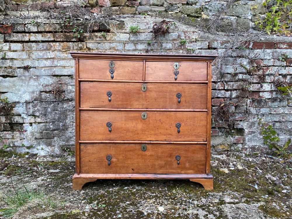Antique Chest of Drawers 