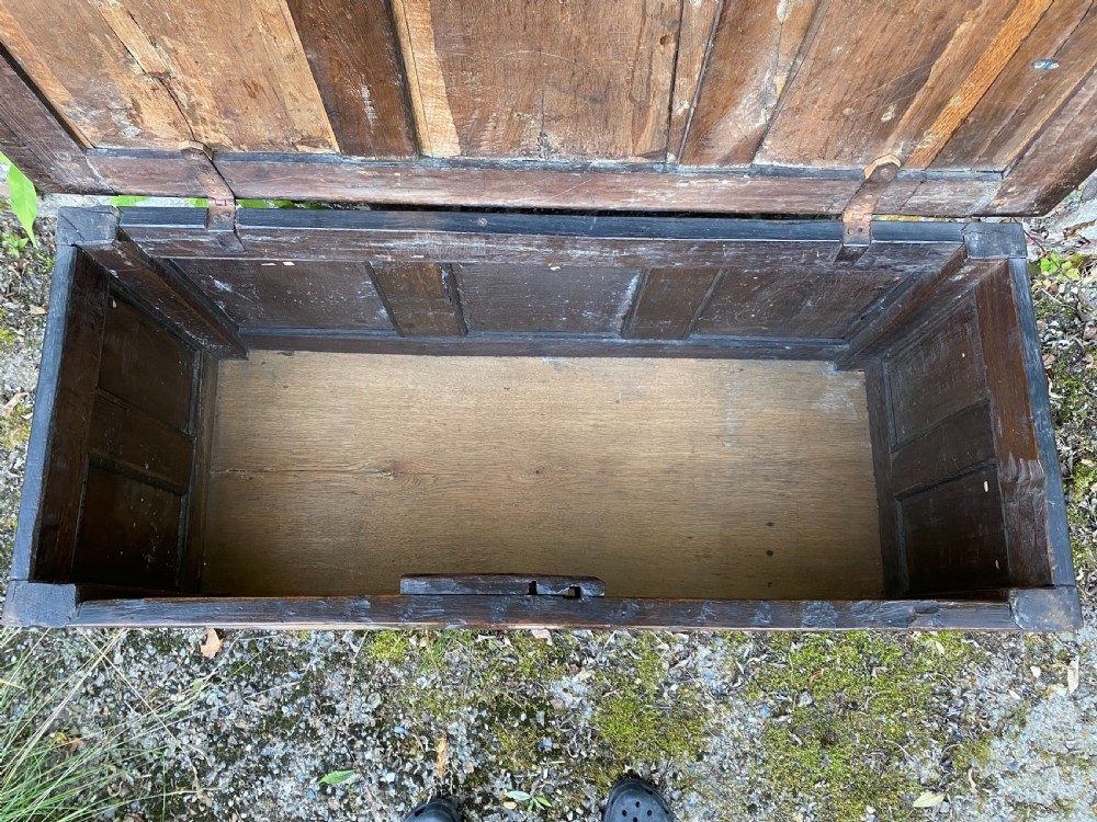 Early Oak Coffer View VI