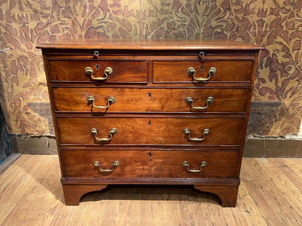 Georgian Chest of Drawers View II