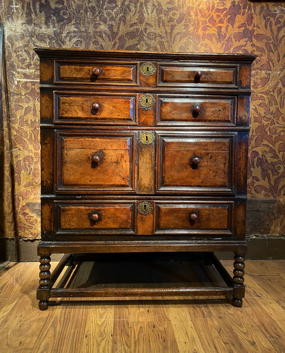Chest on Stand