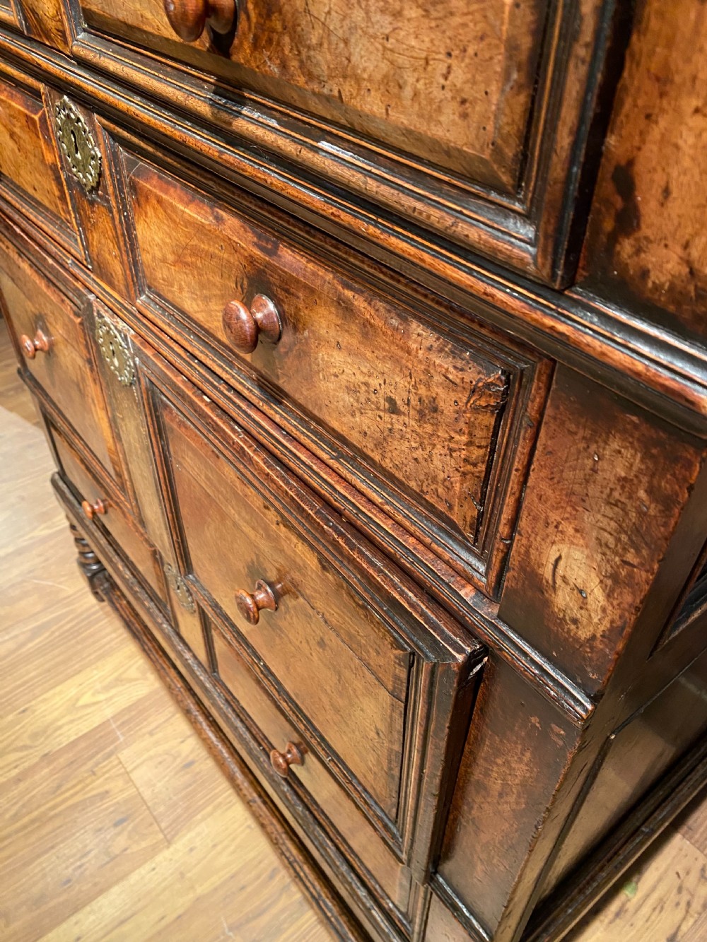 Chest on Stand View XV