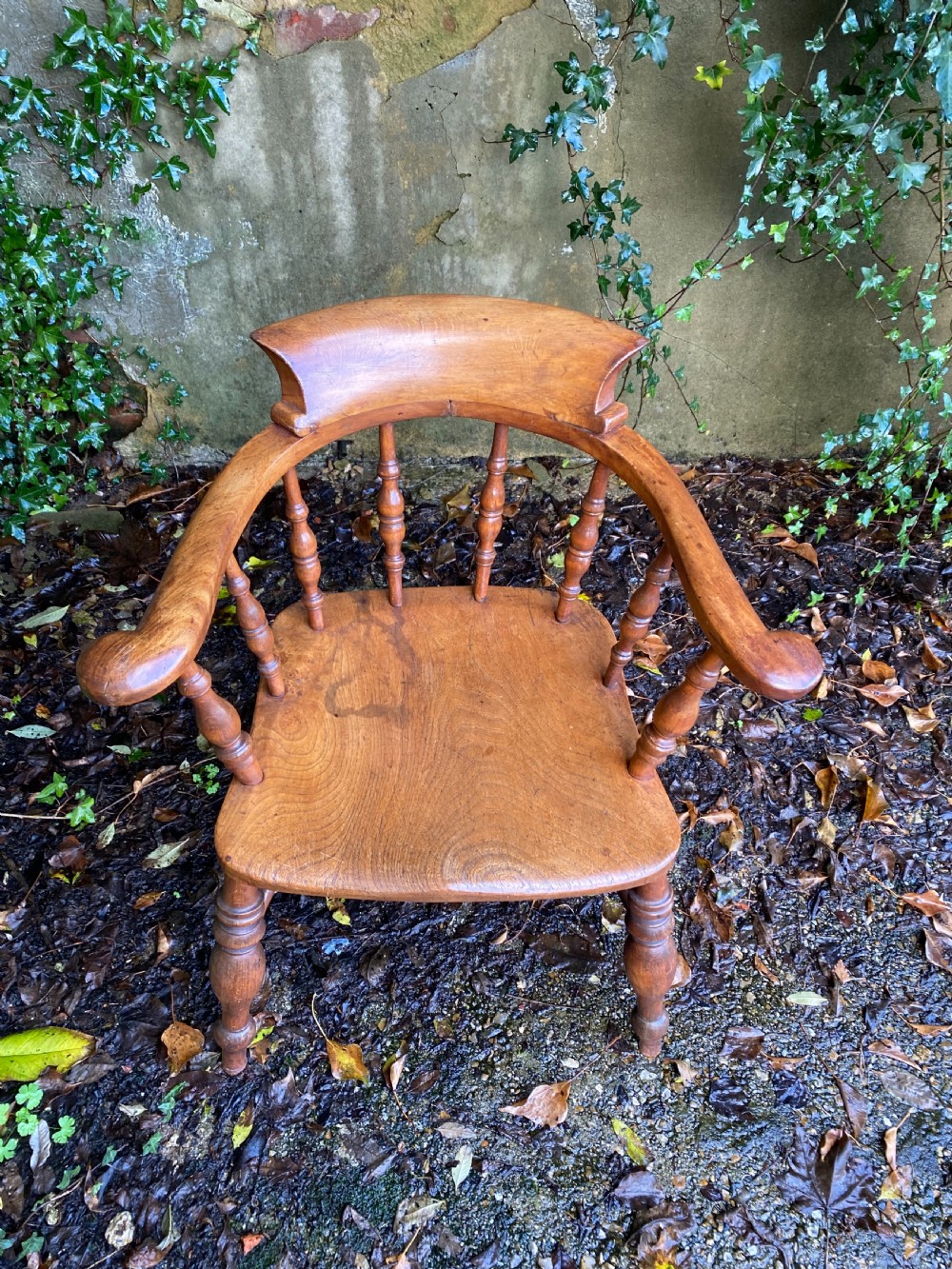 Antique Captain’s chair View IV