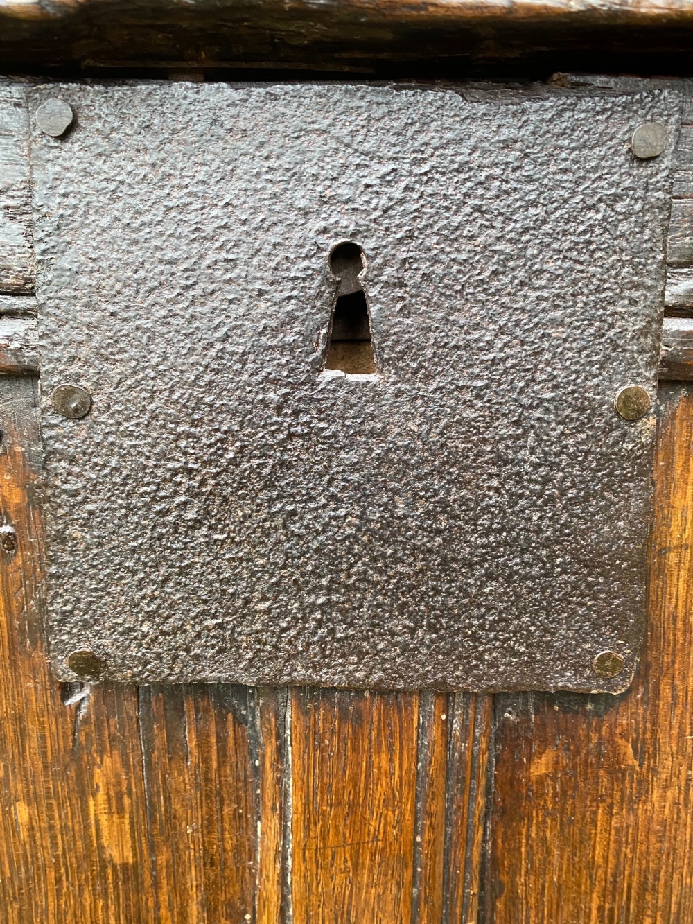 17th century oak coffer View IV
