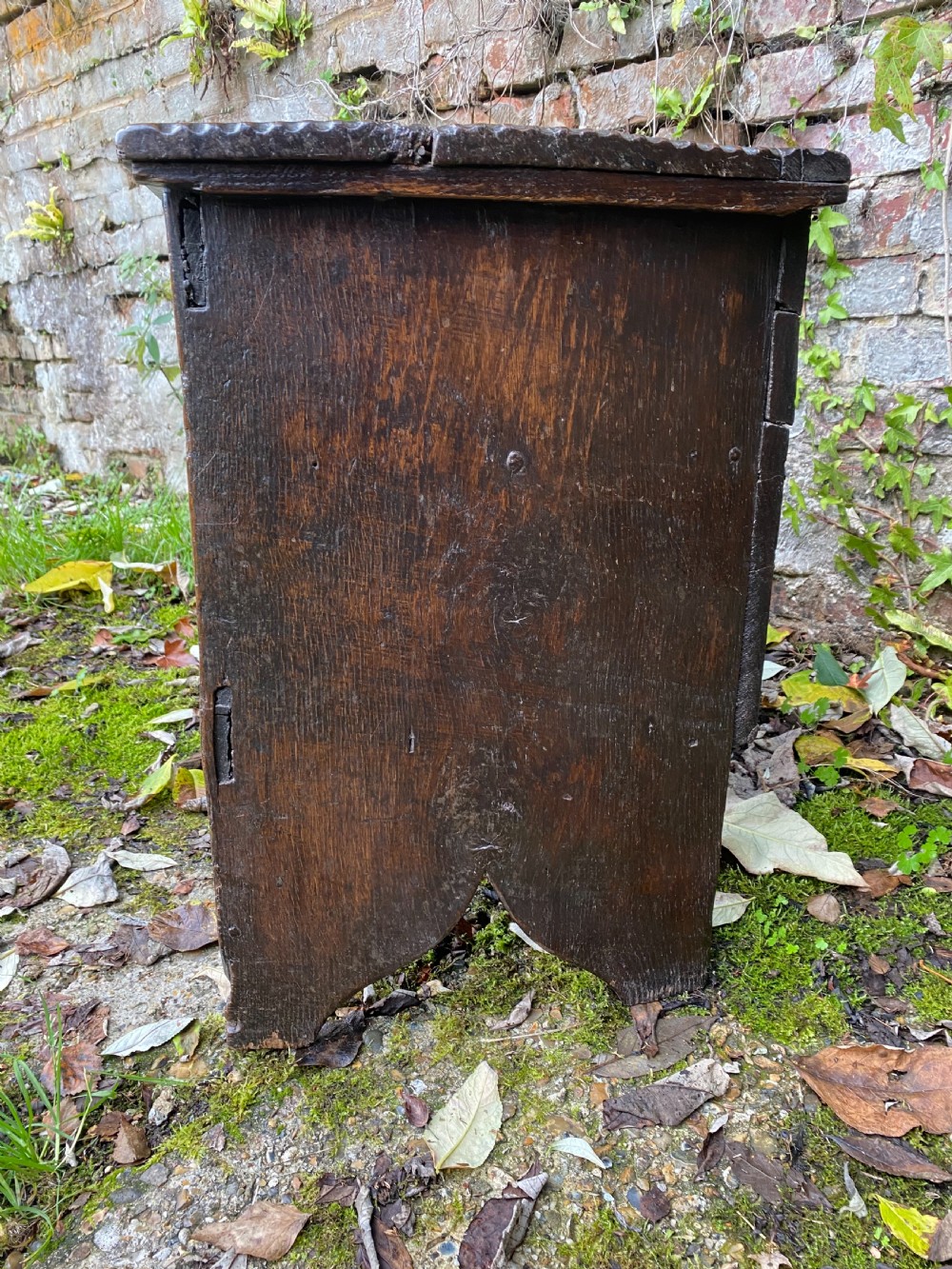 17th century oak coffer View IX