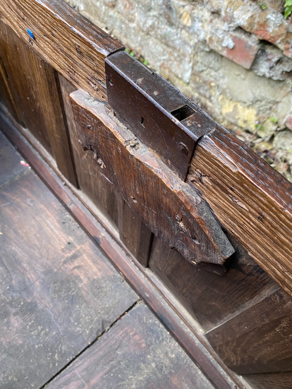 17th century oak coffer View XV
