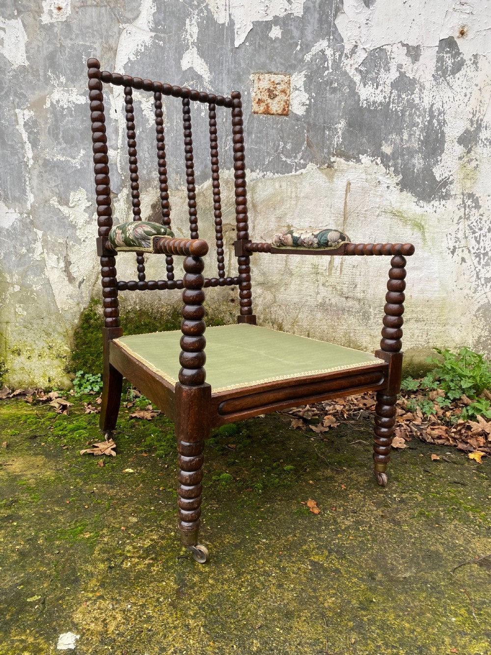 Bobbin Elbow Chair