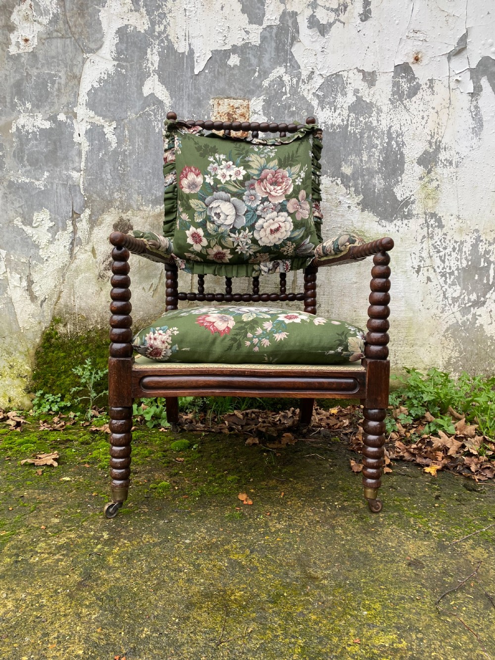 Bobbin Elbow Chair View IV