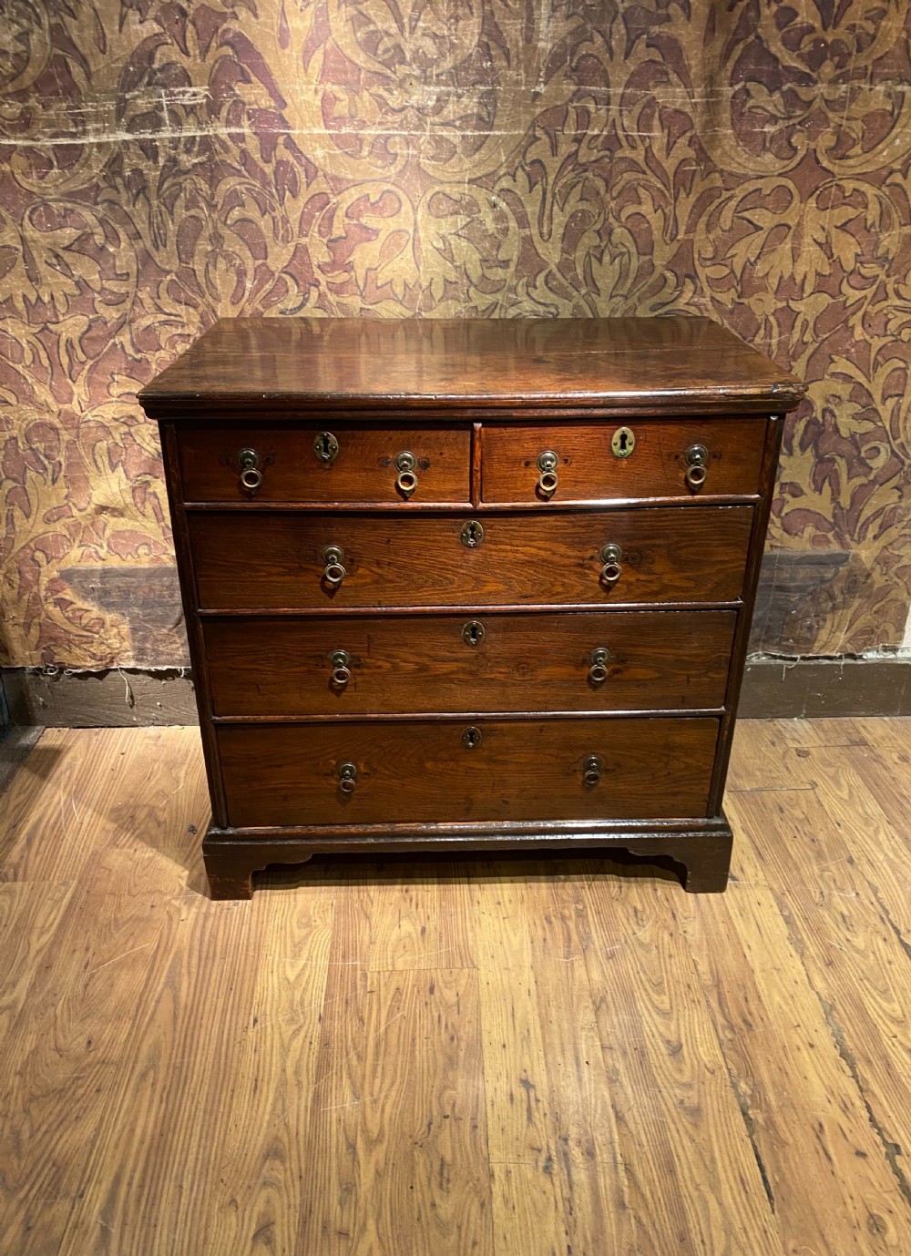 18th century Oak Chest of Drawers  View III