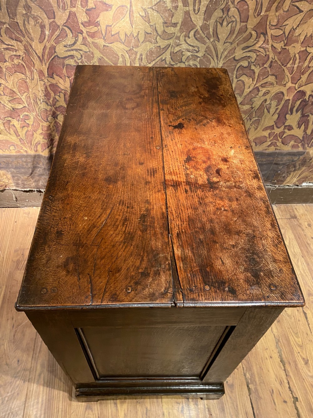 18th century Oak Chest of Drawers  View VIII