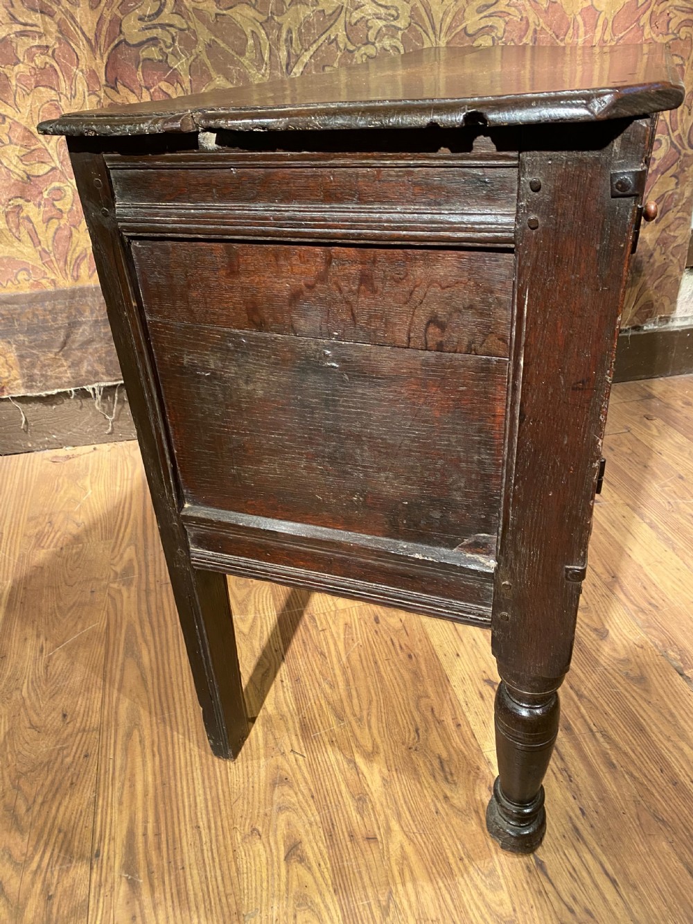Early oak dresser View V