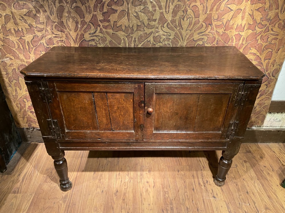 Early oak dresser View XI