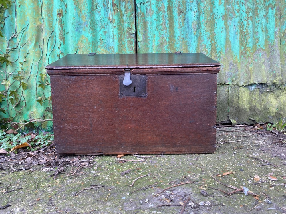 Early Oak Box View II