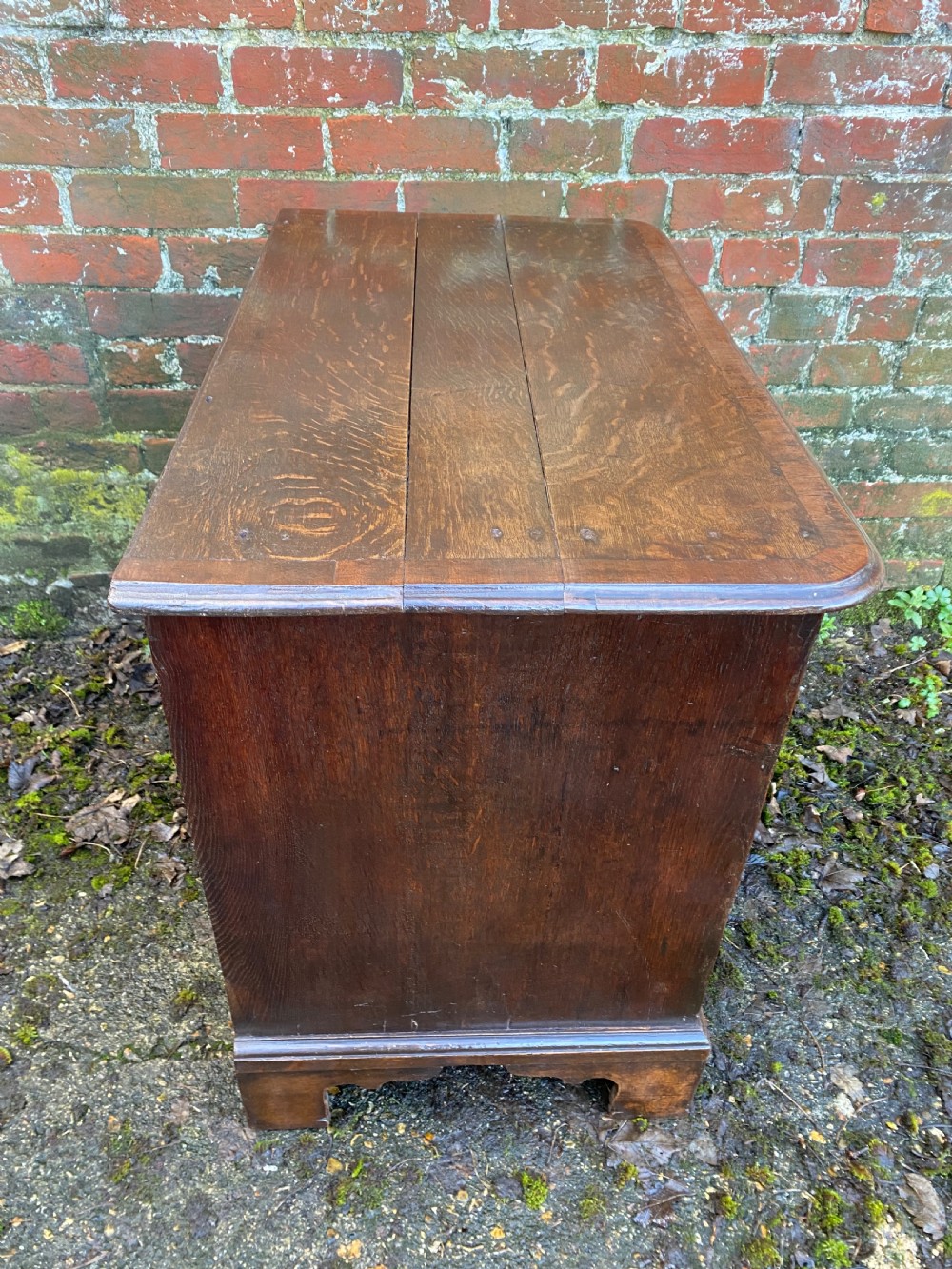 Small Bachelor’s Chest of Drawers  View XII