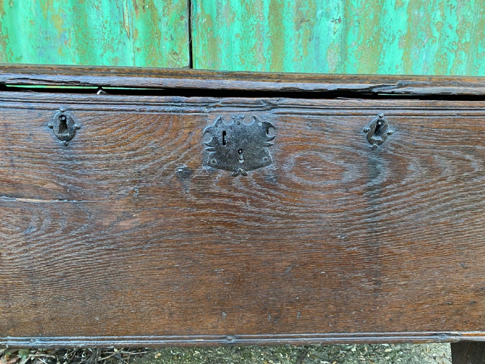 Early Oak Coffer  View IV