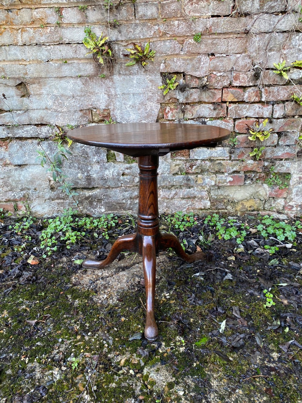 Georgian tilt top Table