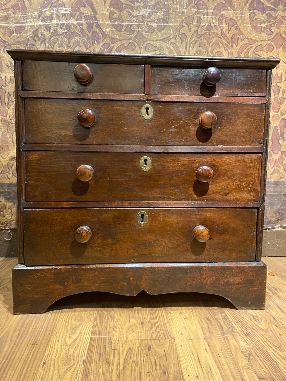 Early Oak Chest of Drawers  View V