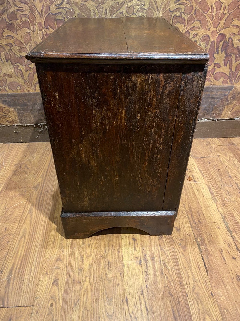 Early Oak Chest of Drawers  View XVI