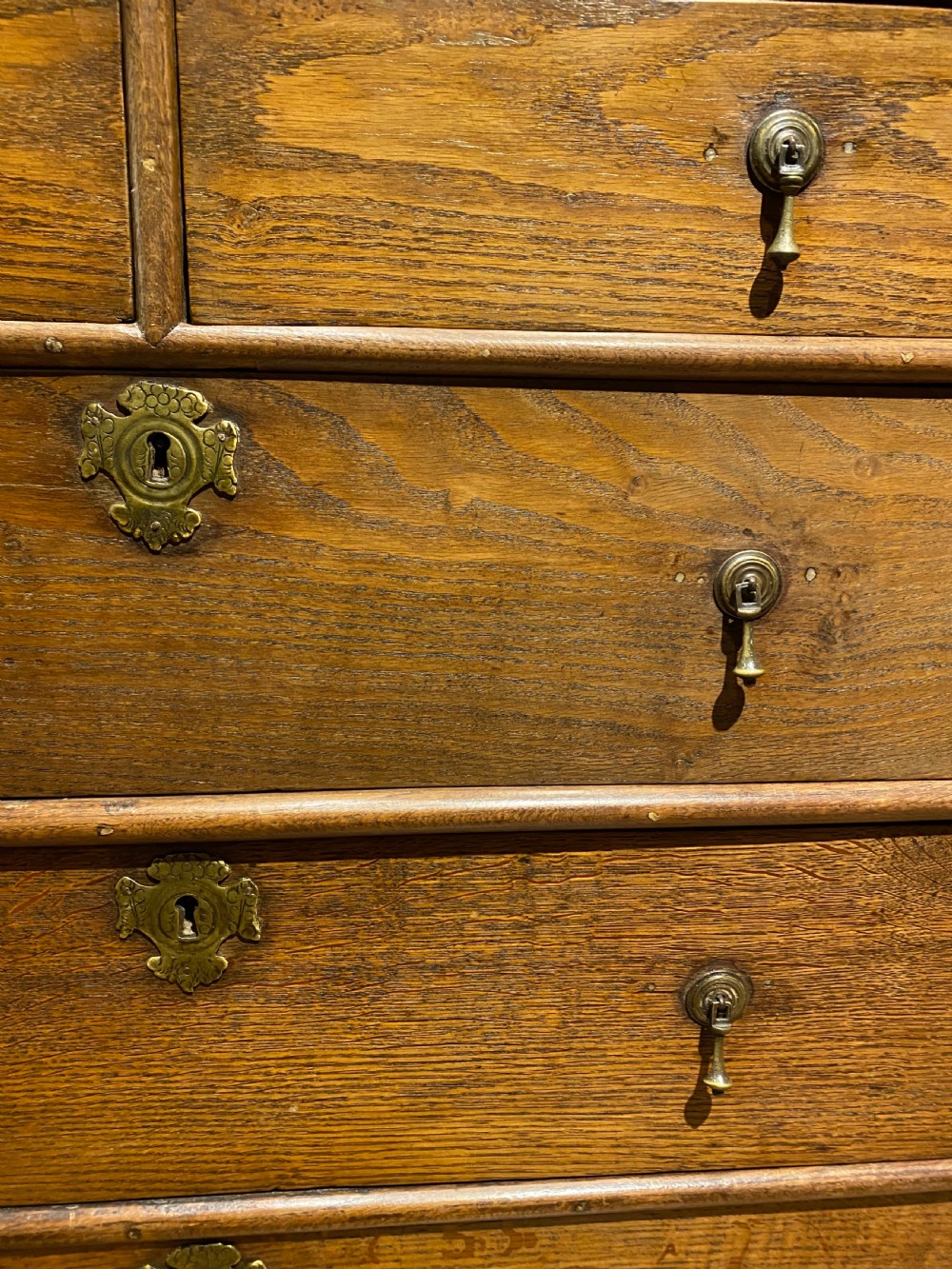 Antique Oak Chest of Drawers  View IV
