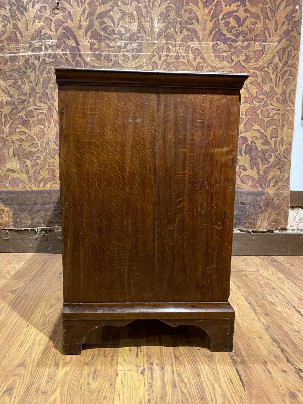 Antique Oak Chest of Drawers  View VI