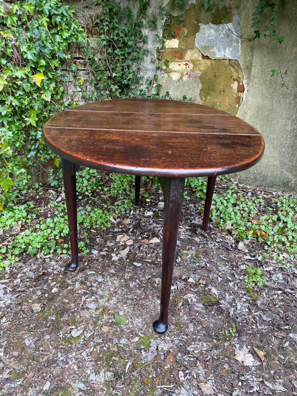 Early gateleg Table View VI