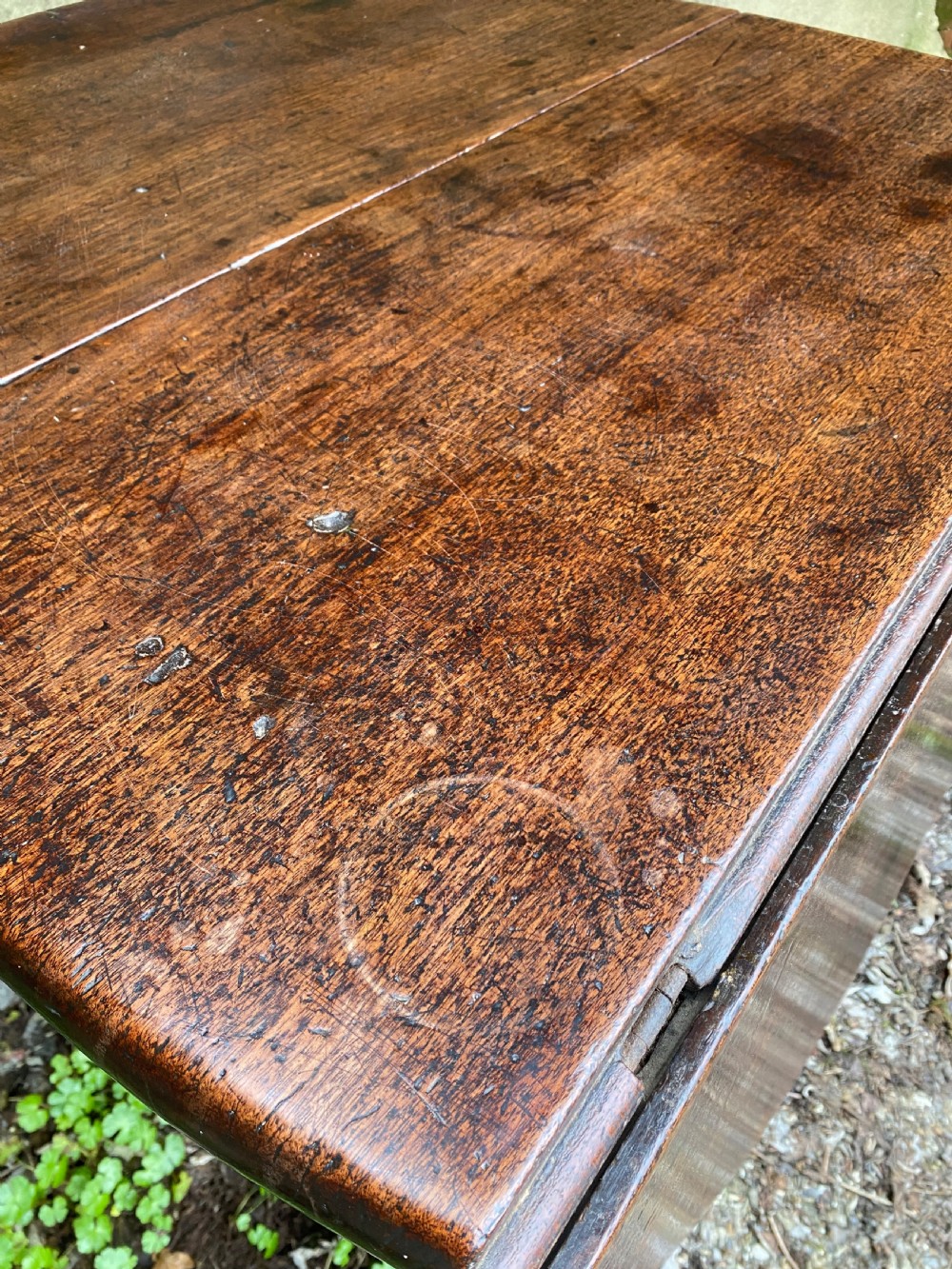 Early gateleg Table View VIII