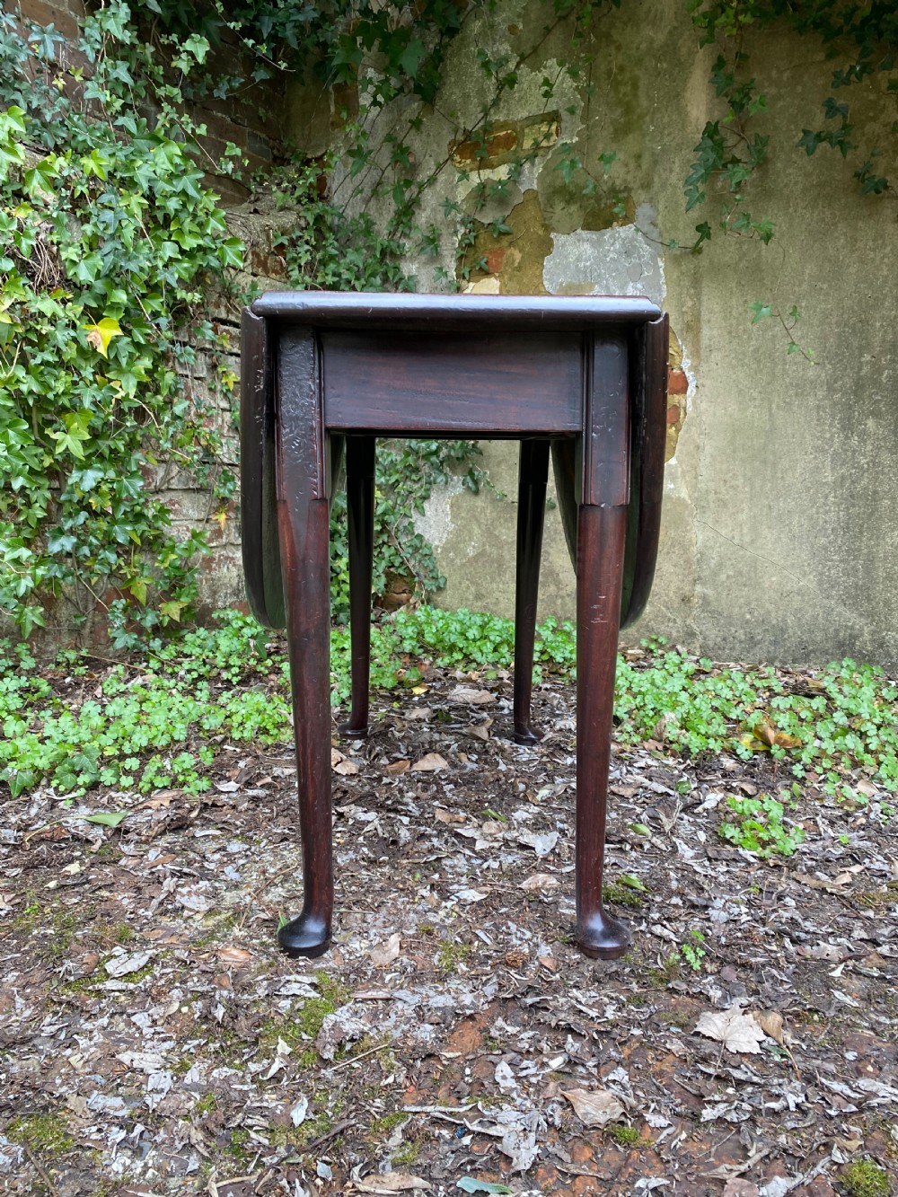 Early gateleg Table View XIV
