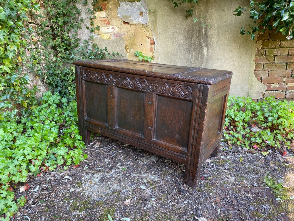 Early Oak Coffer View II