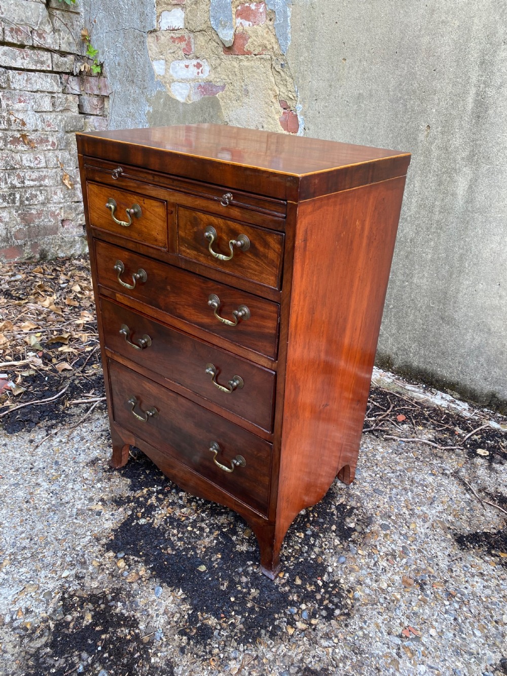 Antique Mahogany Bachelor’s Chest of Drawers  View VI