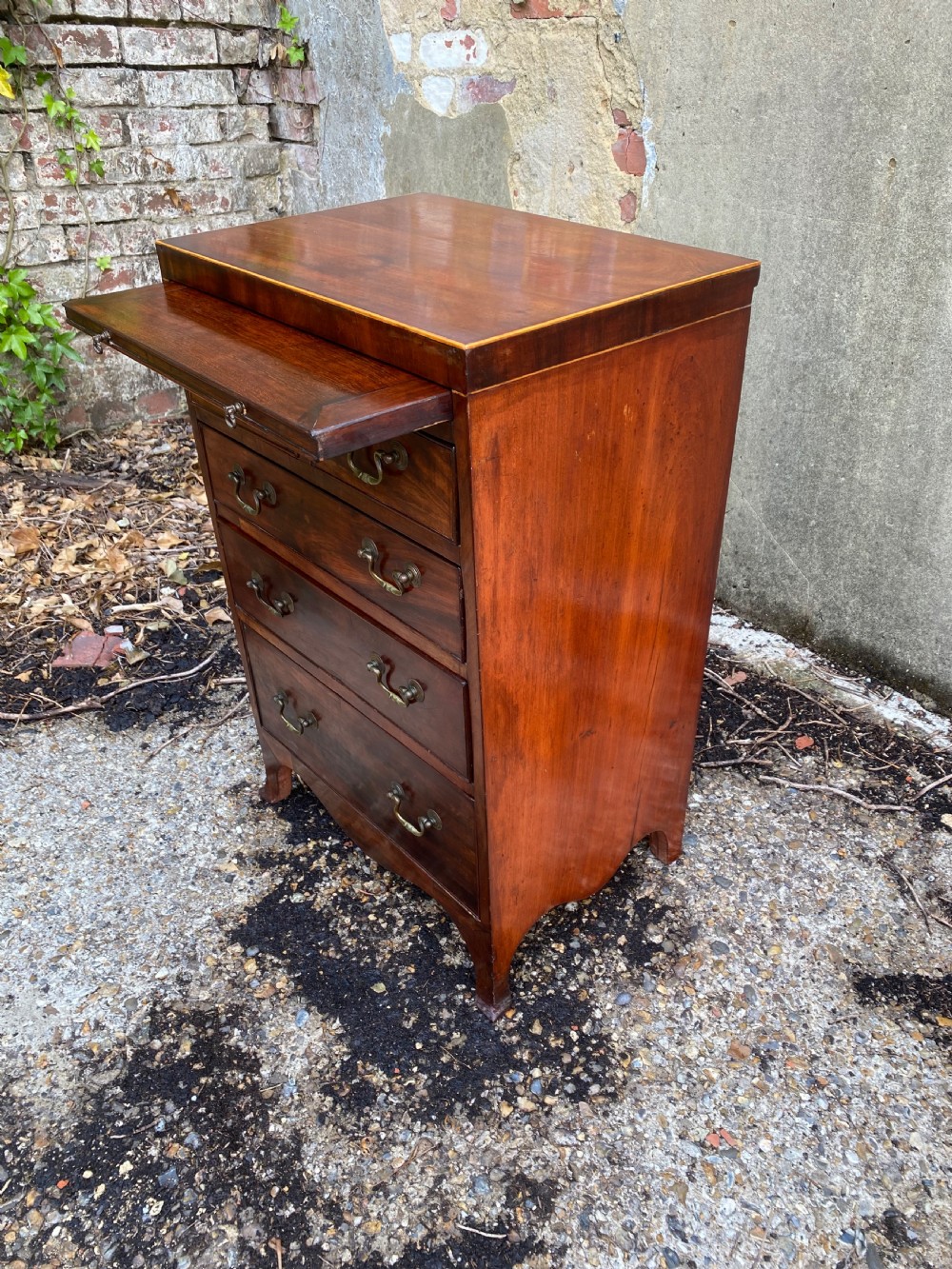 Antique Mahogany Bachelor’s Chest of Drawers  View VII