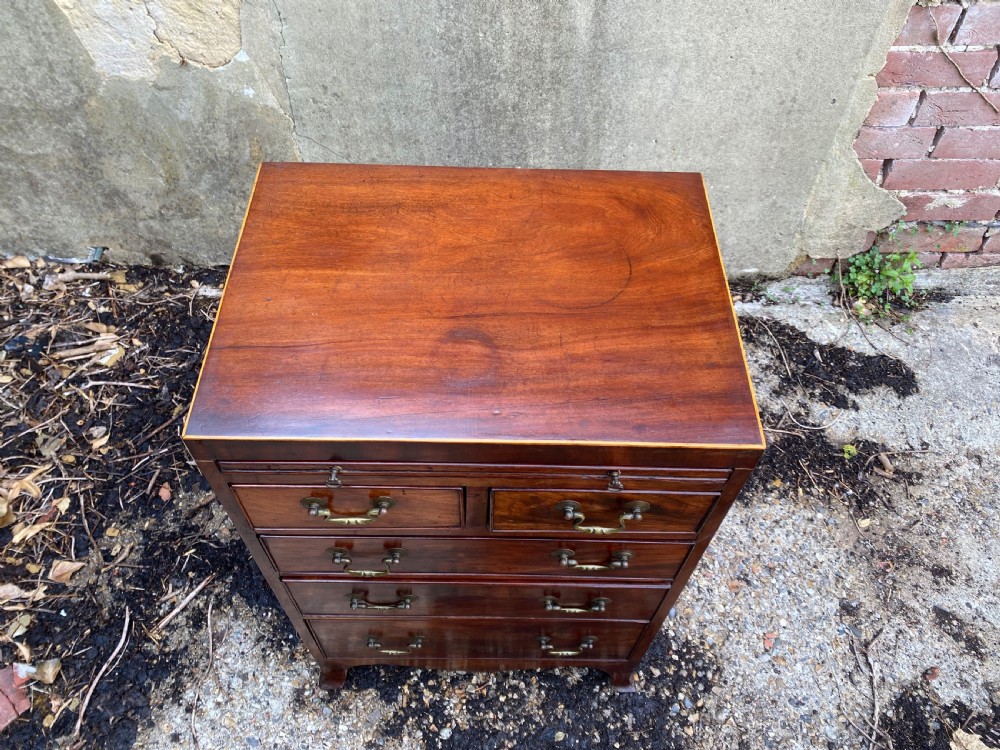 Antique Mahogany Bachelor’s Chest of Drawers  View XI