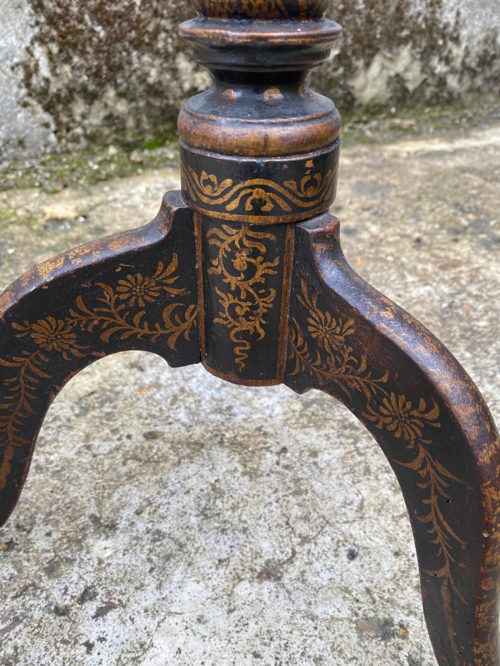 Chinoiserie tripod table View X