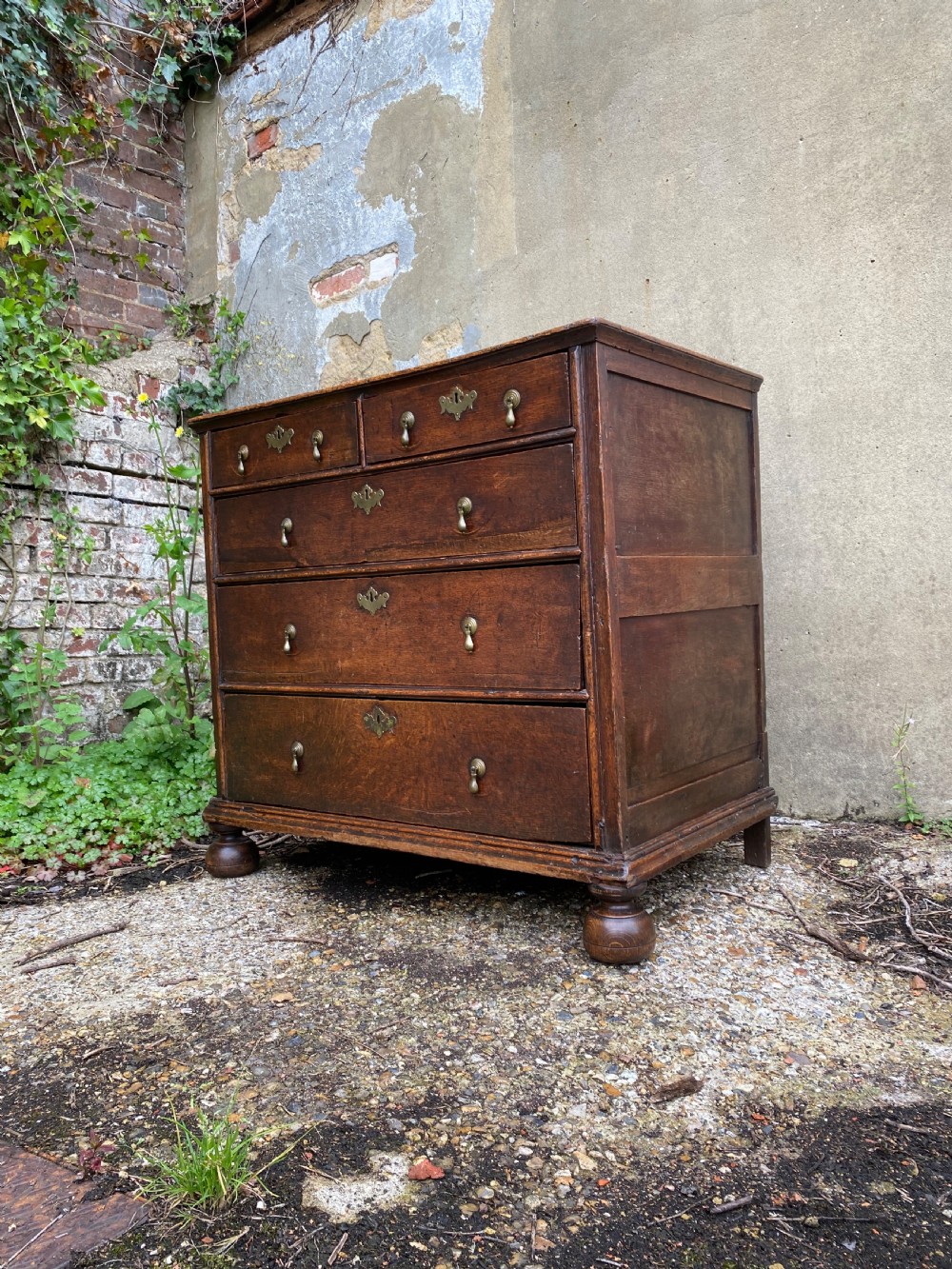 Early Oak Chest of Drawers  View II