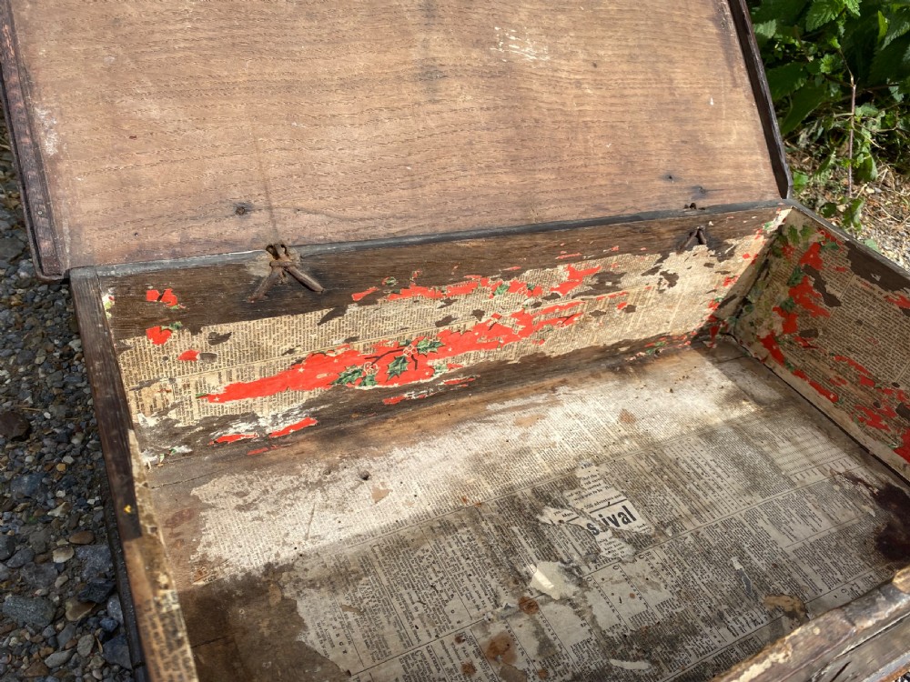 Early Oak Box View VI